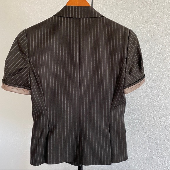 Bcbg maxazria brown pinstripe short sleeve jacket, wide leg pants set - Picture 11 of 15